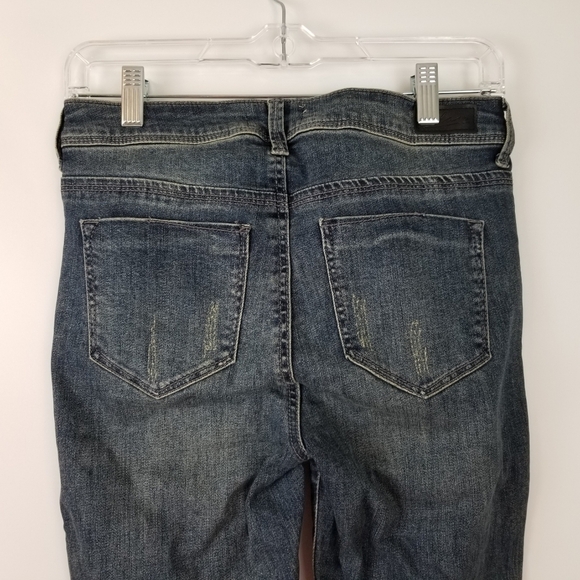 Elan Jeans - Picture 4 of 9